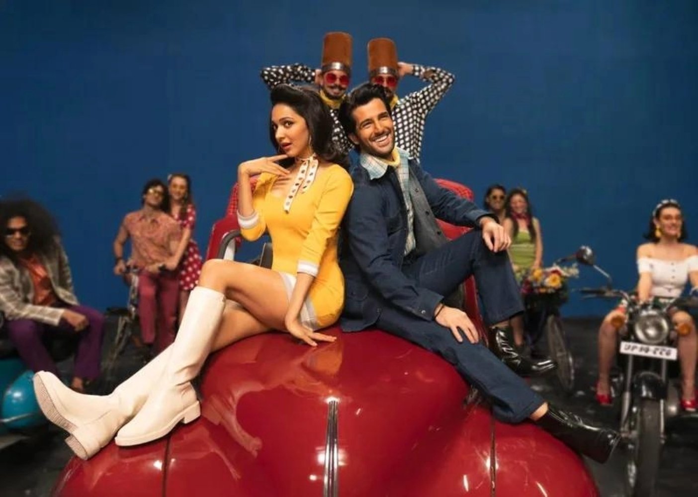 Indian politicians and Bollywood celebrities participating in the viral 1980s AI photo trend